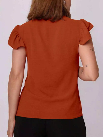 Blusa Feminina Manga Curta em Tecido Duna com Babado