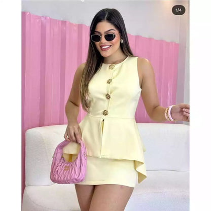 Conjunto Feminino Alfaiataria Blusa Peplum e Short Saia com Botões Dourados