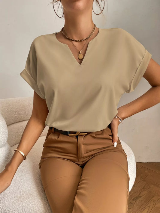 Blusa Feminina Popover com Pescoço Entalhado e Manga Morcego