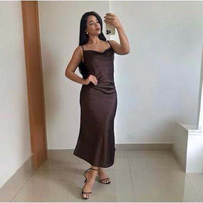 Vestido Mídi Feminino em Cetim com Alça Fina Regulável