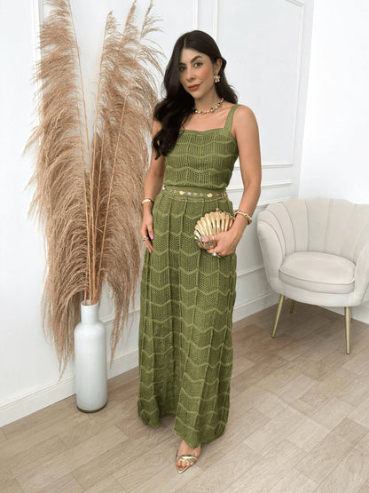 Conjunto Cropped e Saia Longa Feminino em Tricot Rendado