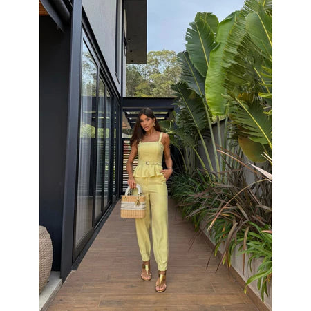 Conjunto Feminino Blusa Bata com Cinto e Calça de Alfaiataria