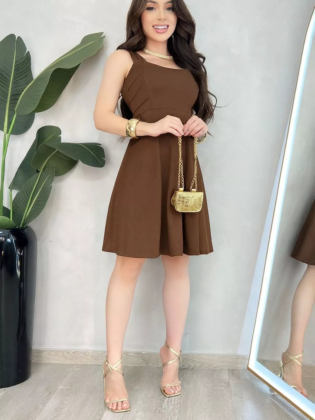 Vestido Rodado Feminino com Alça Larga e Pregas – Soltinho e Elegante