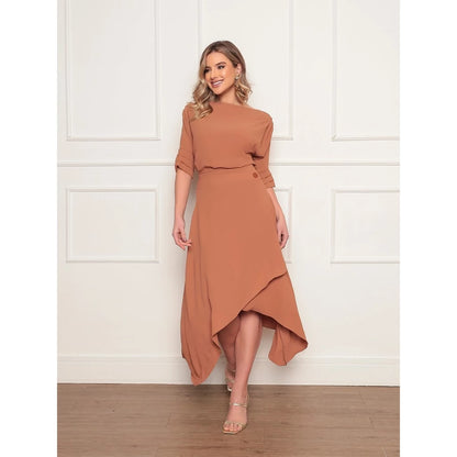 Conjunto Elegante Feminino em Tecido Duna com Blusa de Manga Dobrável e Saia Assimétrica