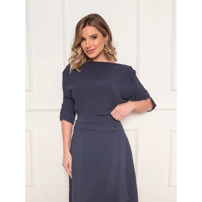 Conjunto Elegante Feminino em Tecido Duna com Blusa de Manga Dobrável e Saia Assimétrica