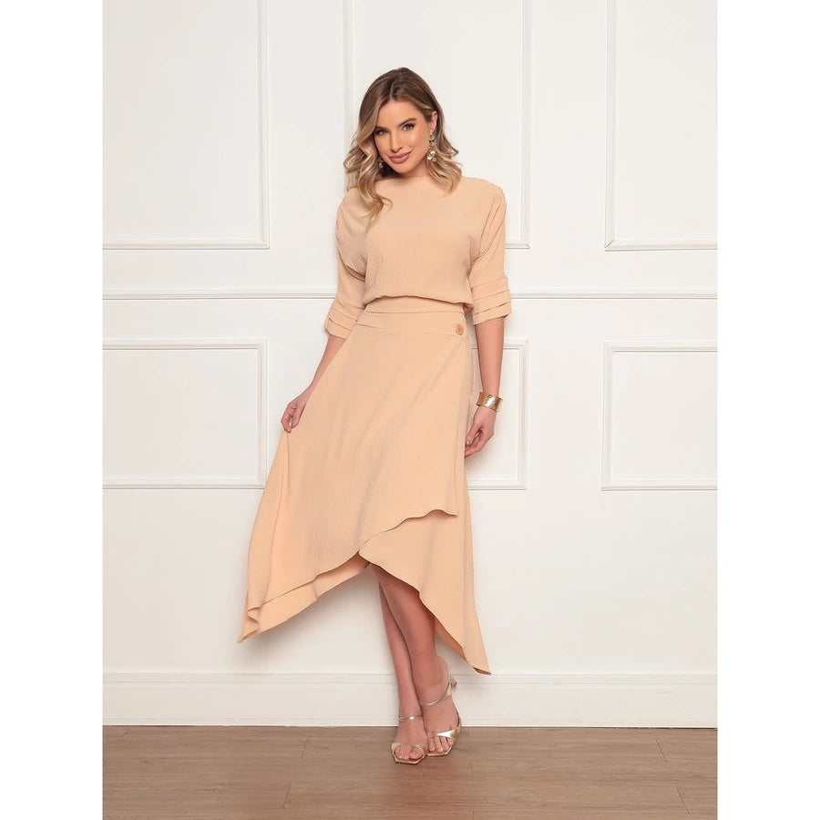 Conjunto Elegante Feminino em Tecido Duna com Blusa de Manga Dobrável e Saia Assimétrica
