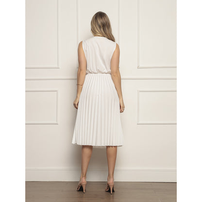 Vestido Midi Feminino em Crepinho com Decote Transpassado e Saia Plissada