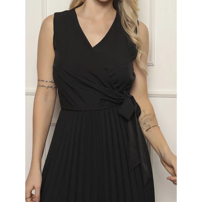 Vestido Midi Feminino em Crepinho com Decote Transpassado e Saia Plissada