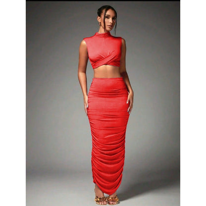 Conjunto Saia Drapeada Midi com Cropped Transpassado Colado Modela