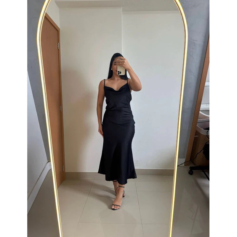 Vestido Mídi Feminino em Cetim com Alça Fina Regulável